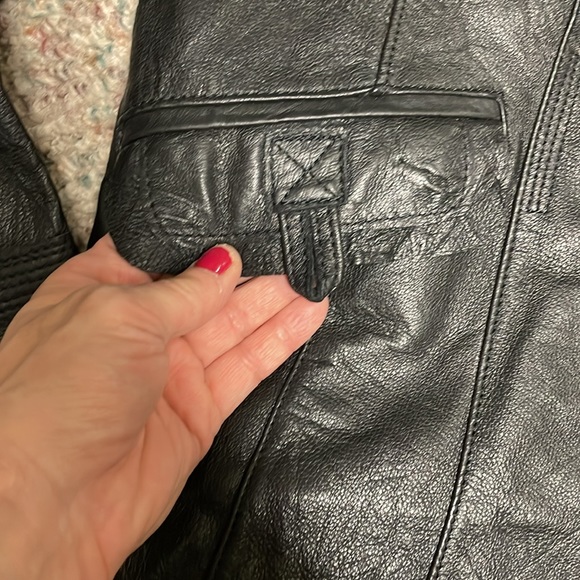New Danier leather jacket - Picture 3 of 11